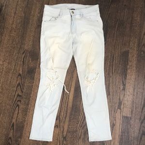 AE Distressed Jegging